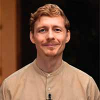 Александр Русинов